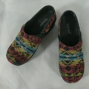 Bjorndal Ally Aztec Print Multi Color Professional Clogs - size 7
